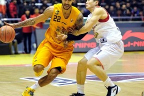 中欧登录入口 -关于NBA总决赛转会期再迎强敌，山东男篮篮板制胜，主帅态度——更衣室稳定，年轻球员得到机会的信息